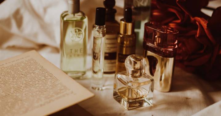 ¿Eau de Parfum, eau de Toilette? Conoce las diferencias de las clasificaciones por concentración en perfumería