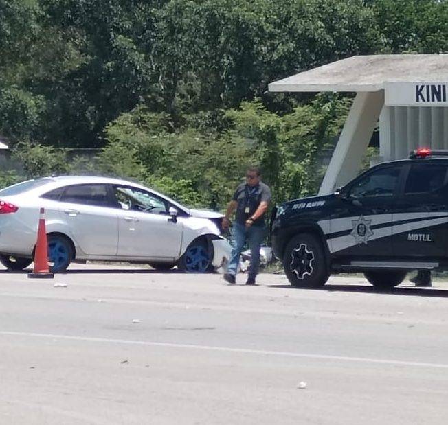 Fuerte accidente en la carretera Mérida-Motul, deja a un motociclista grave
