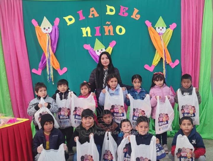 Niños de más de veinte comunidades del oeste provincial recibieron su regalo por el Mes de las Infancias