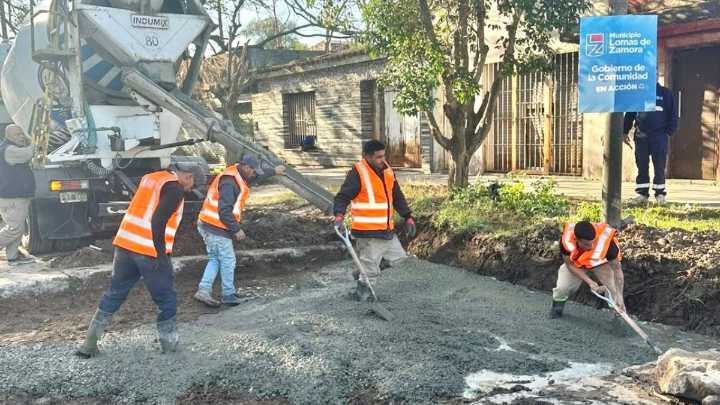 Lomas: realizan obras de bacheo y repavimentación en distintos barrios