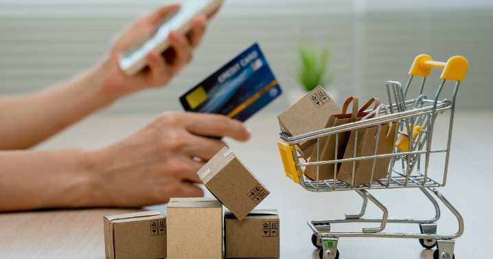 Retail sales rise 0.5% in July as some shoppers step up purchases ahead of tariffs