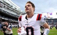 Mike Vrabel makes decision regarding Drake Maye ahead of Jayden Daniels’ Commanders vs. Patriots