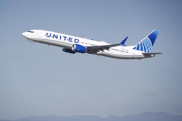 United Airlines “resuelve” problema técnico que provocó un millar de retrasos en EE.UU.