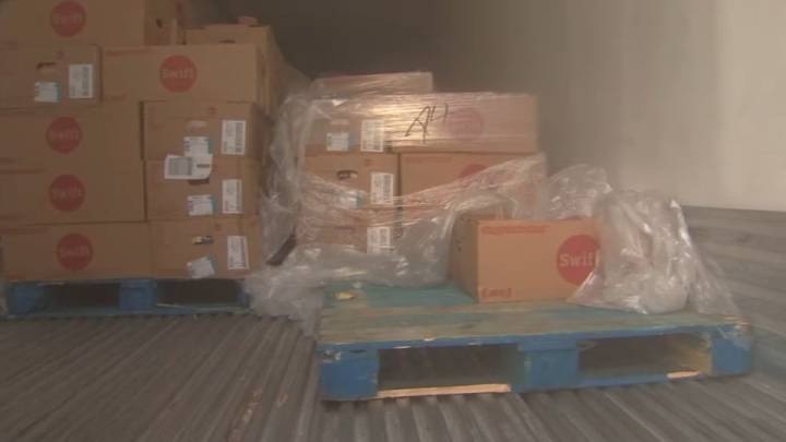 Thieves steal meat from truck outside South Philly Chick