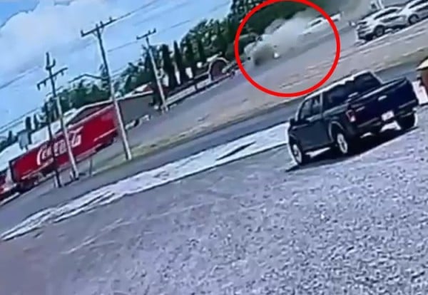 Video.- Así ocurrió el choque donde cuatro fallecieron calcinados