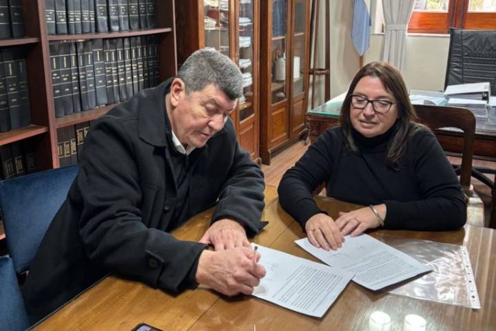 Amplían convenio para agilizar créditos de vivienda del IAPV