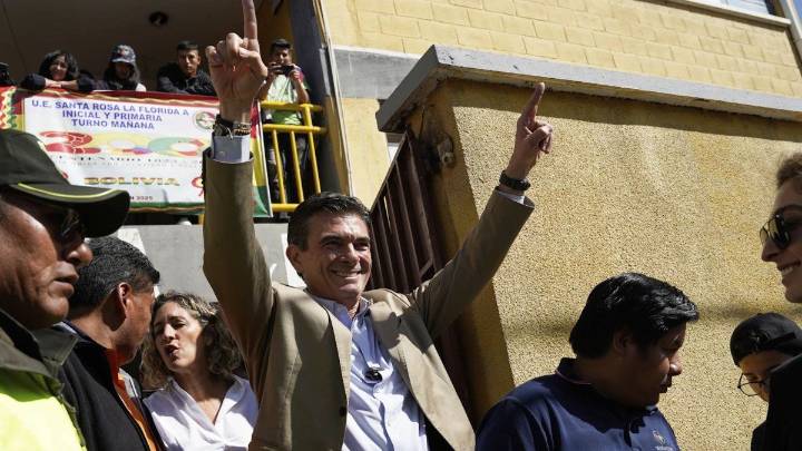 Bolivia va al balotaje y termina con dos décadas de gobiernos de izquierda