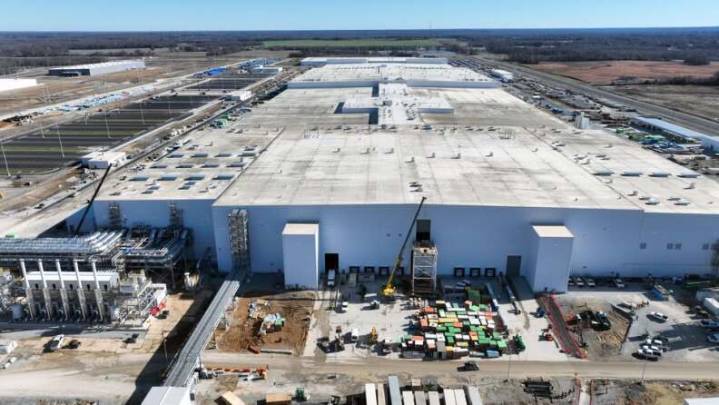 In America's EV battery belt, Kentucky is next test for the UAW