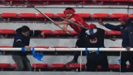 Impactante: un barra de Independiente golpeó con un fierro a un hincha de la U de Chile