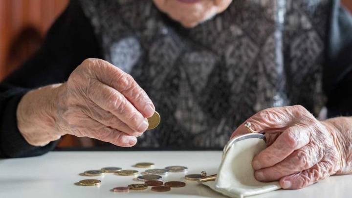 ¿Adiós a la pensión de viudedad? Las claves para no quedarte sin ella ahora que el Gobierno las está endureciendo