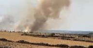 El incendio de Porto obliga a desalojar a 300 vecinos de La Baña tras cruzar a León