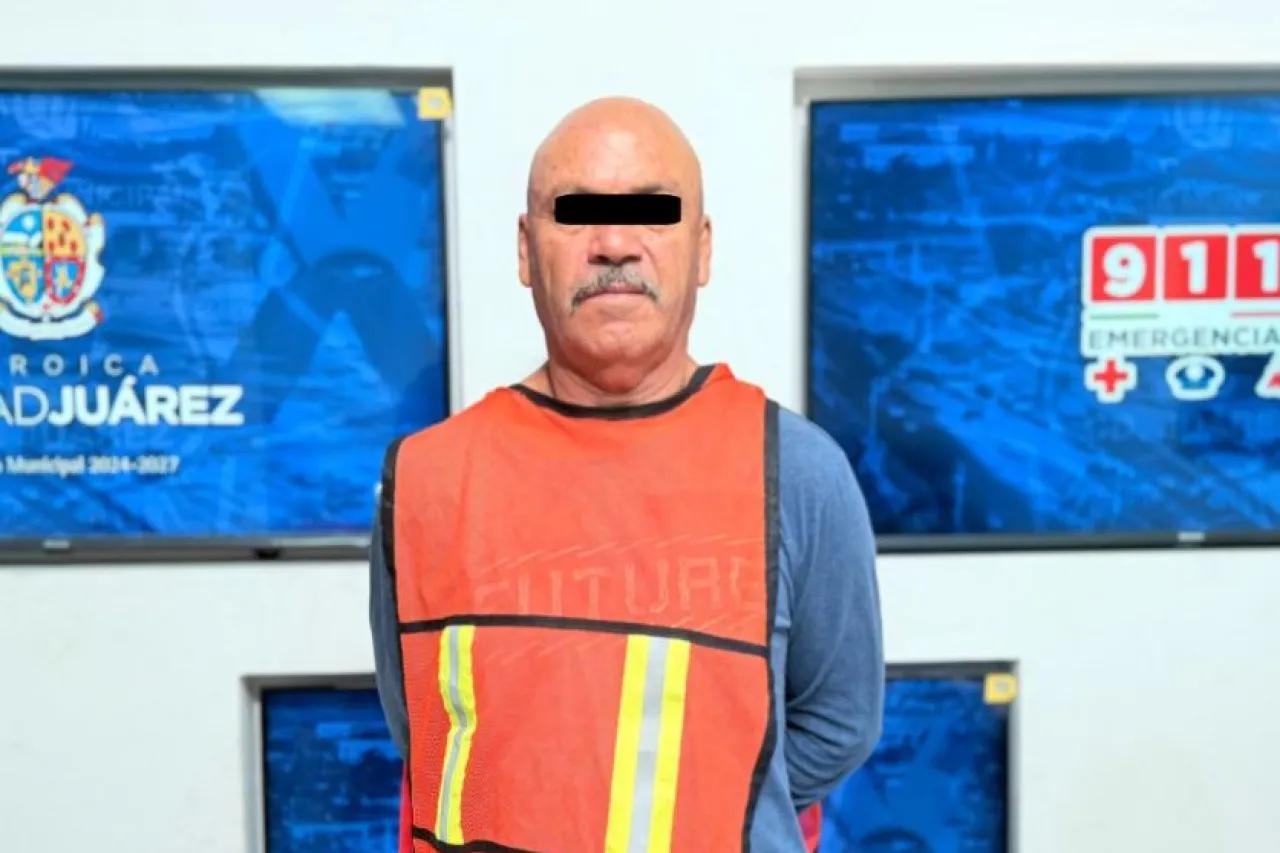 Arrestan a hombre por golpear a su esposa y amenazarla con un revólver