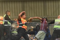 Registran brutal enfrentamiento entre la policía brasileña e hinchas de Godoy Cruz tras caer ante Atlético Mineiro en Copa Sudamericana