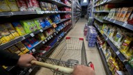 El 80 % de los argentinos cambiaron sus hábitos de consumo y los productos básicos sufrieron un desmedido aumento en dos años