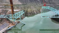 Puente ferroviario colapsa en China; hay 12 muertos