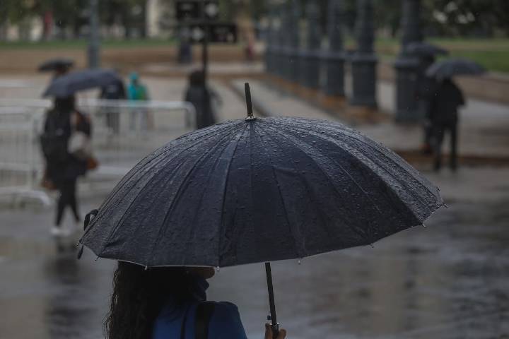 Lluvia en Santiago: a esta hora comienzan las precipitaciones en la región Metropolitana hoy