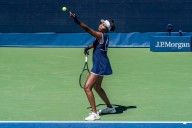 Venus Williams Sparks Massive Crowd Gesture After Heartbreaking US Open Loss Venus Williams walks off after her round 1 US Open exit to a standing ovation from the crowd at Arthur Ashe stadium Kaeya Z