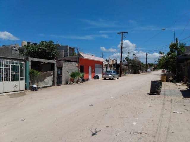 Se cae de techo al meterse a casa ajena