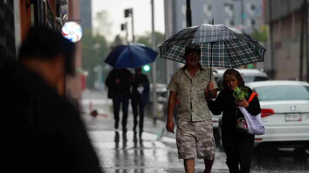 Clara Brugada alerta por fuertes lluvias en los próximos días en CDMX
