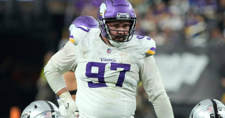 Minnesota Vikings trade Harrison Phillips to Jets for sixth-round draft picks, AP source says