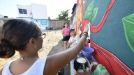 Jóvenes pintan sus colonias en Mazatlán
