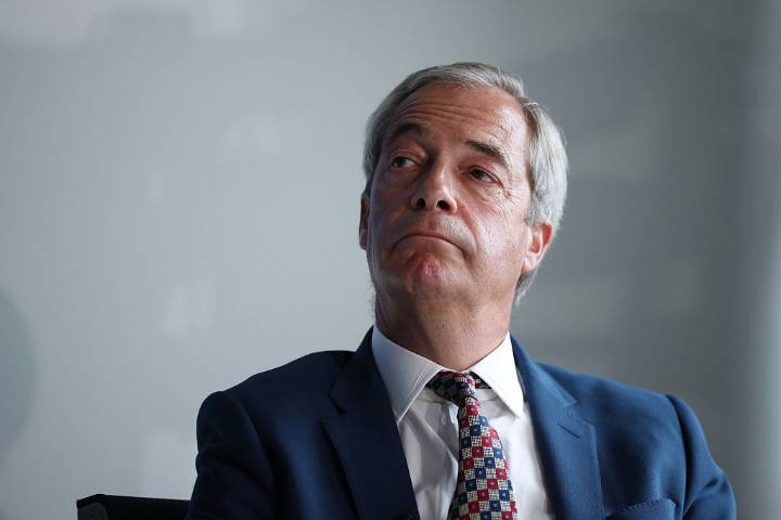Defence Secretary blasts Farage as 'Putin apologist'