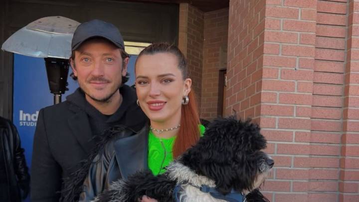 La actriz Bella Thorne le propone matrimonio a su pareja