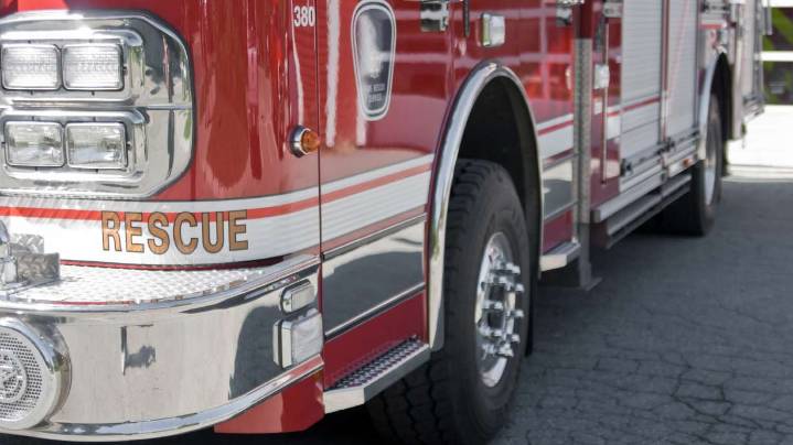 Fast-growing fire threatening structures near Mirror Lake Highway in Summit County