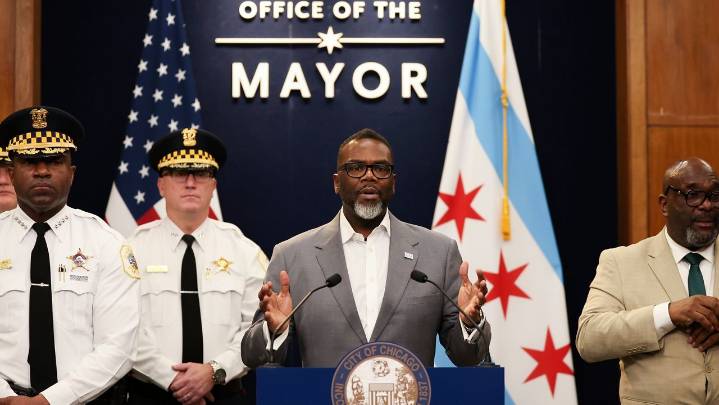 Chicago officials slam Trump's threat to target city in next crime crackdown