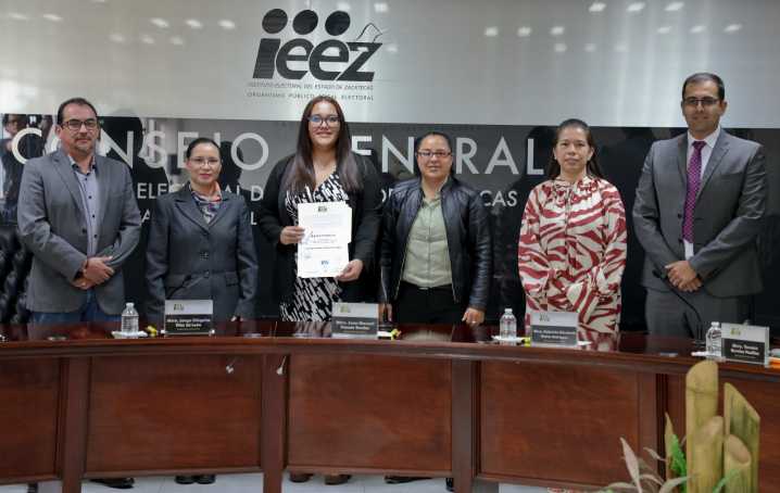 IEEZ otorga constancias de validez a funcionarias
