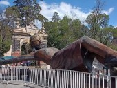 Retiran la imagen de bronce del Señor del Nicho de Plaza de Tepotzotlán