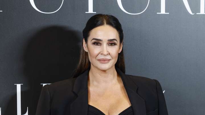Vicky Martín Berrocal apuesta por el caftán animal print más elegante para su comida de chicas en Ibiza