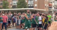 Así fue la llegada entre multitudes de Chris Duarte, nuevo fichaje del Unicaja, al Parque del Oeste
