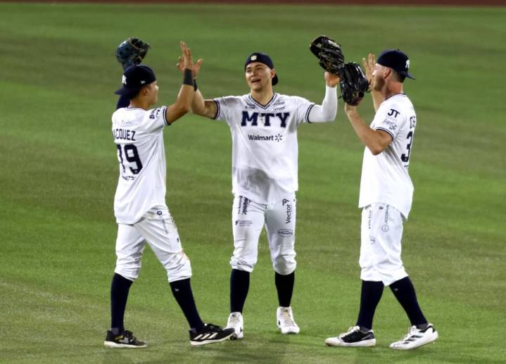 Inician Sultanes serie de postemporada