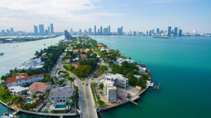 Comienzan a recibir los propietarios de Miami-Dade notificaciones sobre los impuestos de la propiedad del presente año fiscal