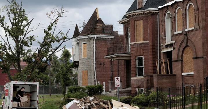 St. Louis seeks help housing tornado victims