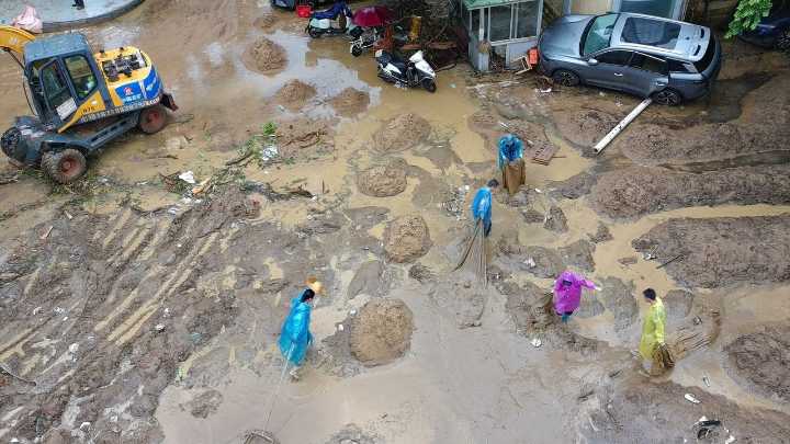 Mueren al menos ocho personas y cuatro siguen desaparecidas tras inundarse un camping en el norte de China