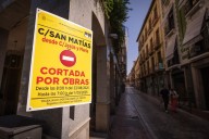 Ayuntamiento de Granada repavimenta la calle San Matías para mejorar accesibilidad y seguridad