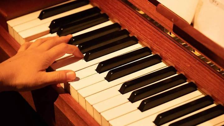BUAP dará clases de canto, piano, guitarra eléctrica y más para todo público