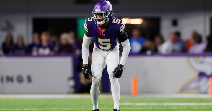 Minnesota Vikings trade CB Mekhi Blackmon to Indianapolis Colts for sixth