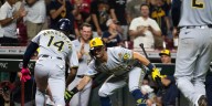 MLB-best Brewers rally again, set franchise single-season record for consecutive victories with 14