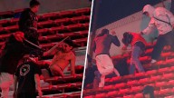 El momento en que una turba de Independiente atacó salvajemente a un grupo de hinchas de la U, sin resguardo policial En Argentina se vivió una jornada extremadamente violenta.