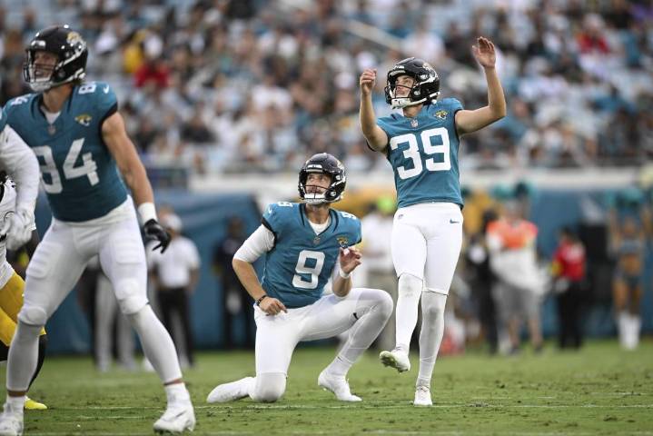 Cam Little conecta histórica patada de 70 yardas... pero no bate récord oficial de la NFL
