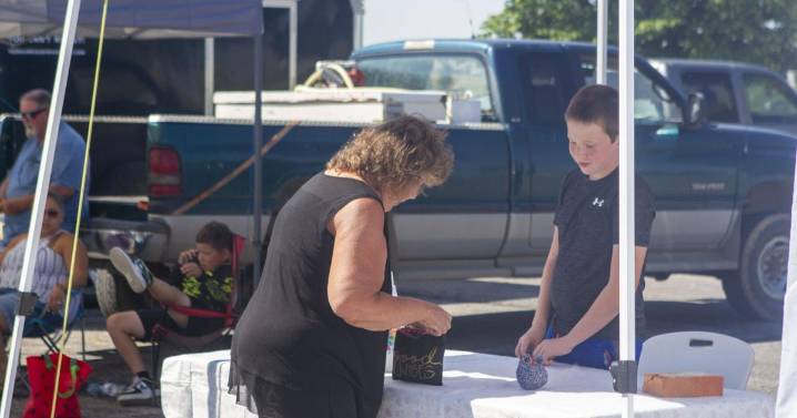 Kids show off skills, hard work at Farmer's Market Youth Booth