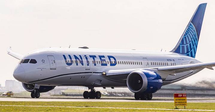 United Airlines pilot cancels flight on runway over passenger's selfish act in toilet