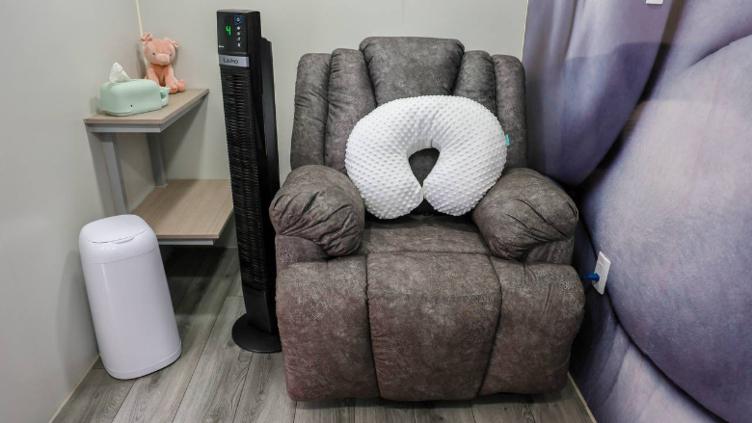 Sillón masajista y climatizado: así son lactarios móviles del IMM📷