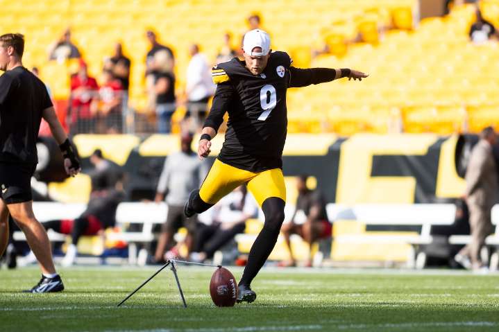 Pittsburgh Steelers star kicker ends hold-in during preseason game