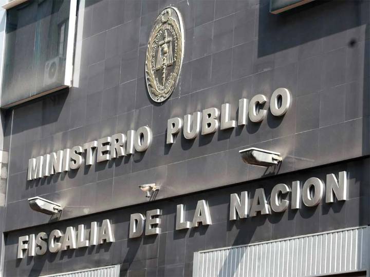 Fiscalía de Perú exculpa a titular de Congreso acusado de violación