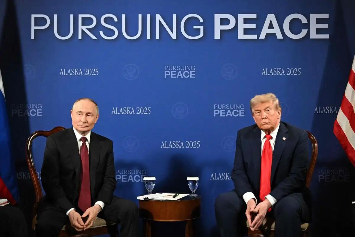 Concluye cumbre entre Trump y Putin; tratados nucleares y Ucrania habrían sido temas
