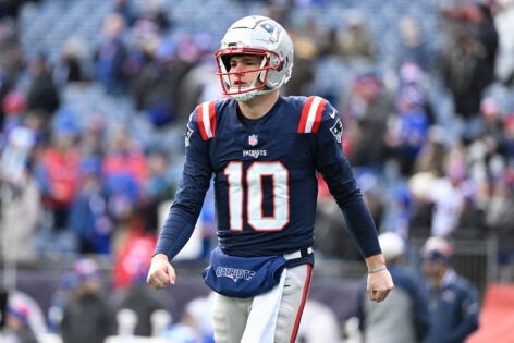 Drake Maye’s Struggles Ring Alarm Bells for Patriots After QB Makes Things Worse at Practice Explore how Drake Maye's training struggles rang alarm bells for the Patriots as preseason mistakes raise c